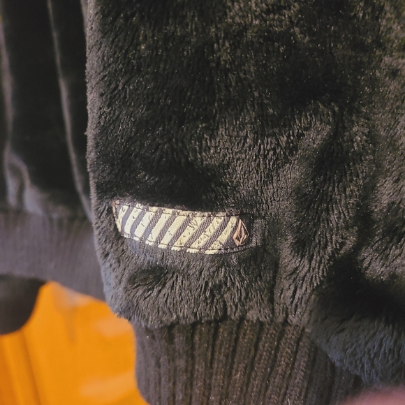 Volcom Fluffy Hoodie - Special Edition 2006 - Fuzzy - Furry - Teddy - Picture 4 of 6